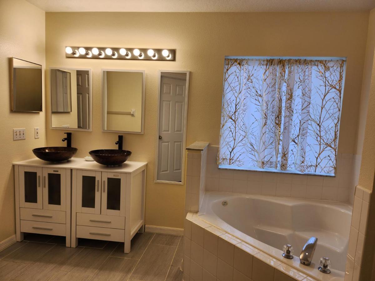 Fully Renovated, Quiet, Spacious Disney Themed Pool Home With Office Kissimmee Eksteriør billede